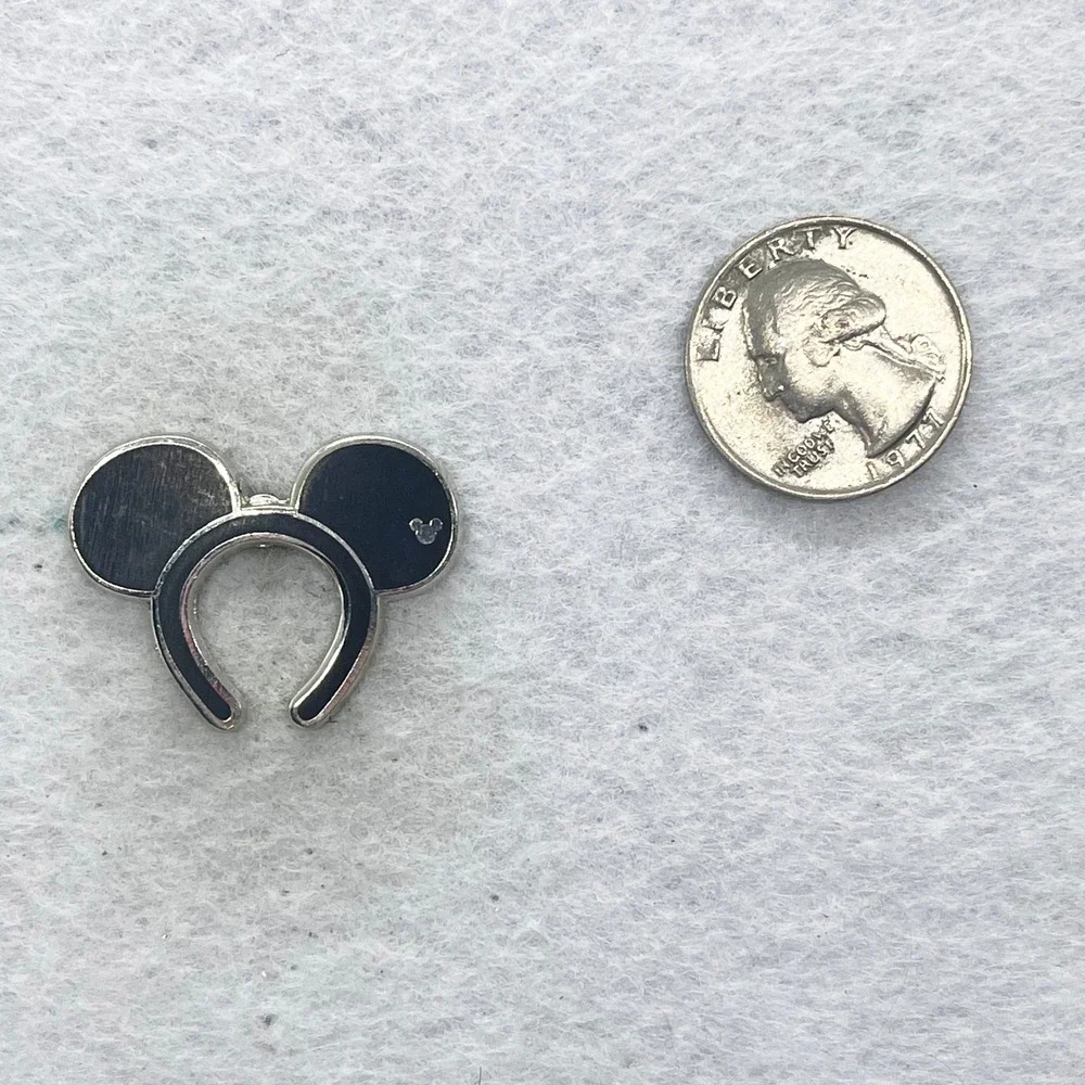 🔮 5/$25 Disney Mickey Ears Headband Pin